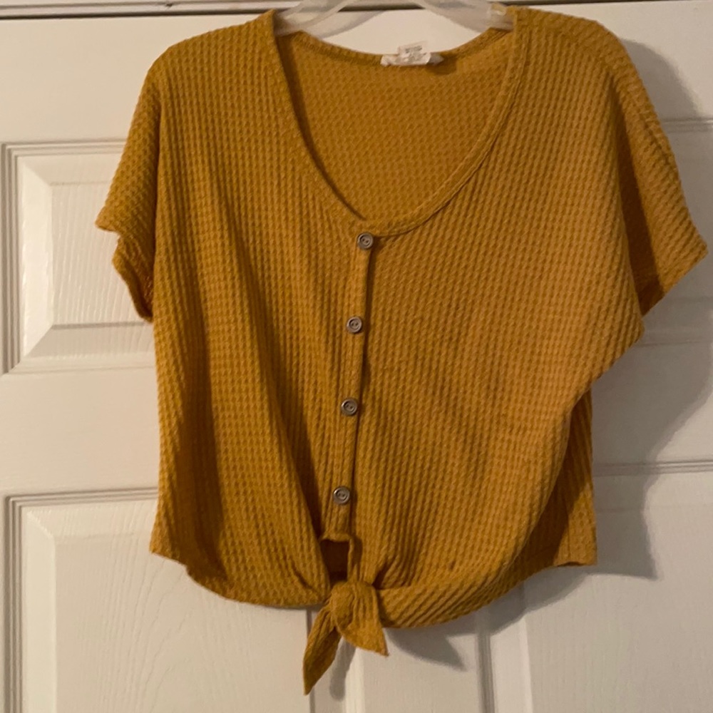 Cute mustard colored top